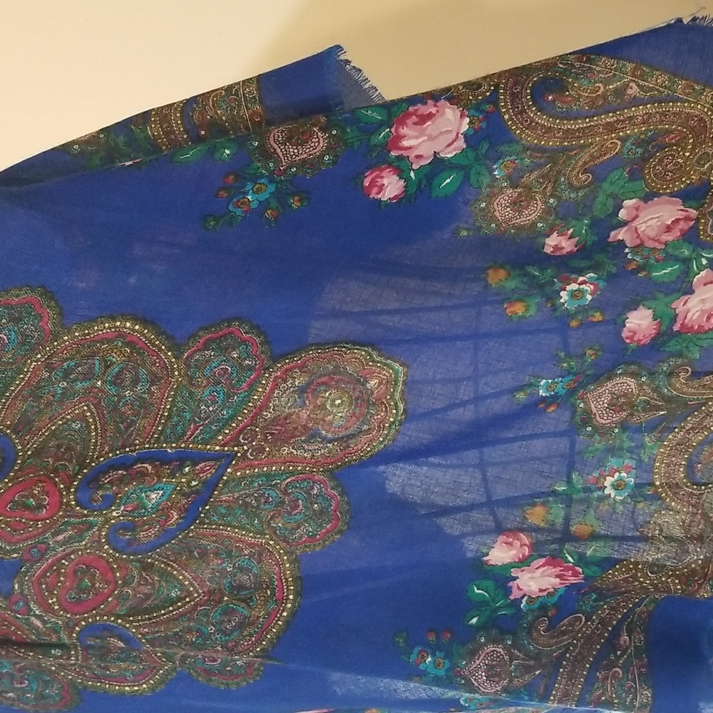 Beautiful royal blue scarf. Made in Japan - Picture 2 of 7